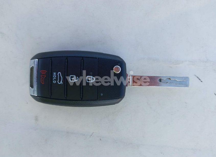 Photo 11 of 2018 Kia Optima LX (VIN 5XXGT4L31JG194704)