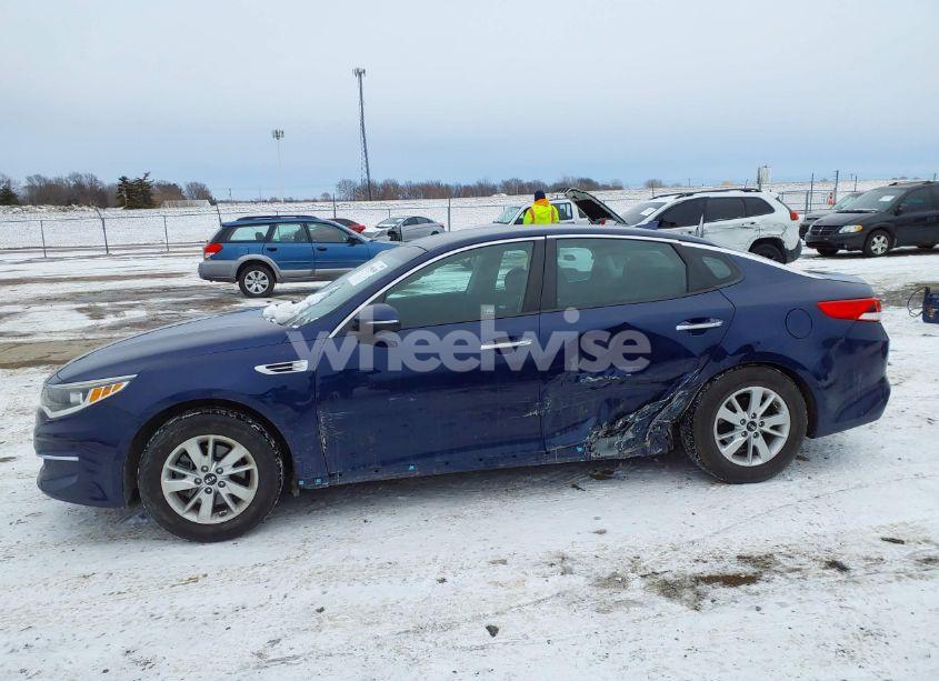 Photo 14 of 2018 Kia Optima LX (VIN 5XXGT4L31JG220010)