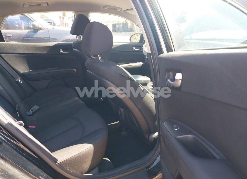 Photo 8 of 2018 Kia Optima LX (VIN 5XXGT4L31JG239754)