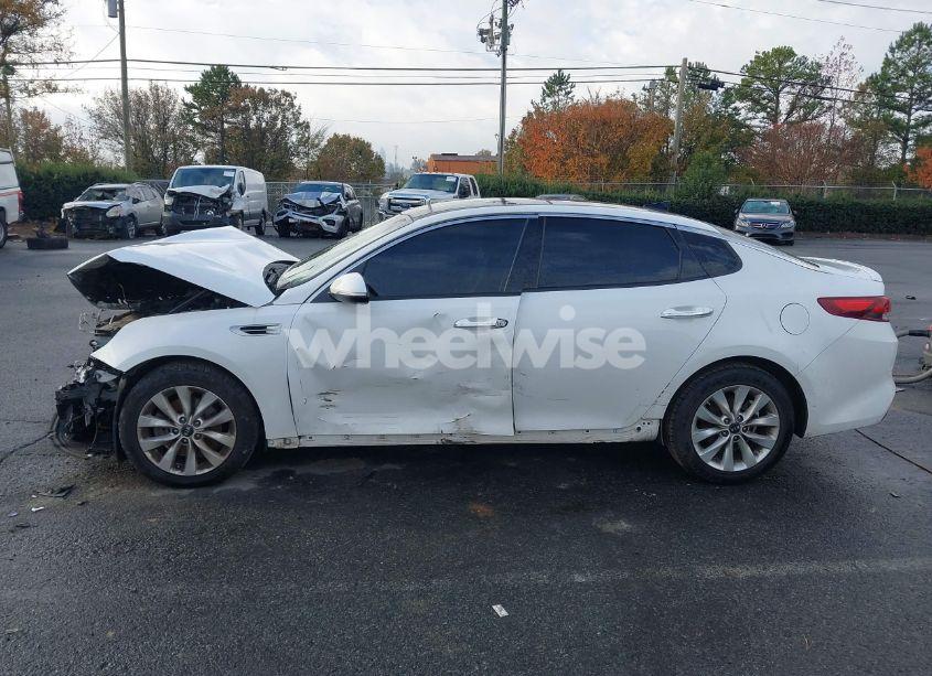 Photo 14 of 2018 Kia Optima S (VIN 5XXGT4L31JG240869)