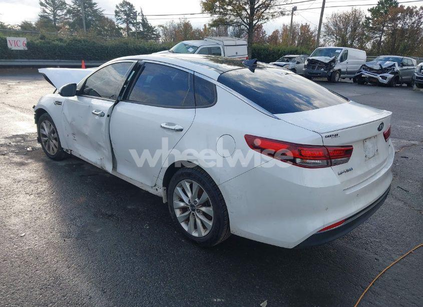Photo 3 of 2018 Kia Optima S (VIN 5XXGT4L31JG240869)