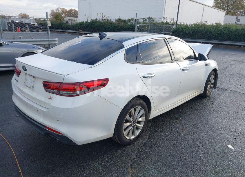 Photo 4 of 2018 Kia Optima S (VIN 5XXGT4L31JG240869)