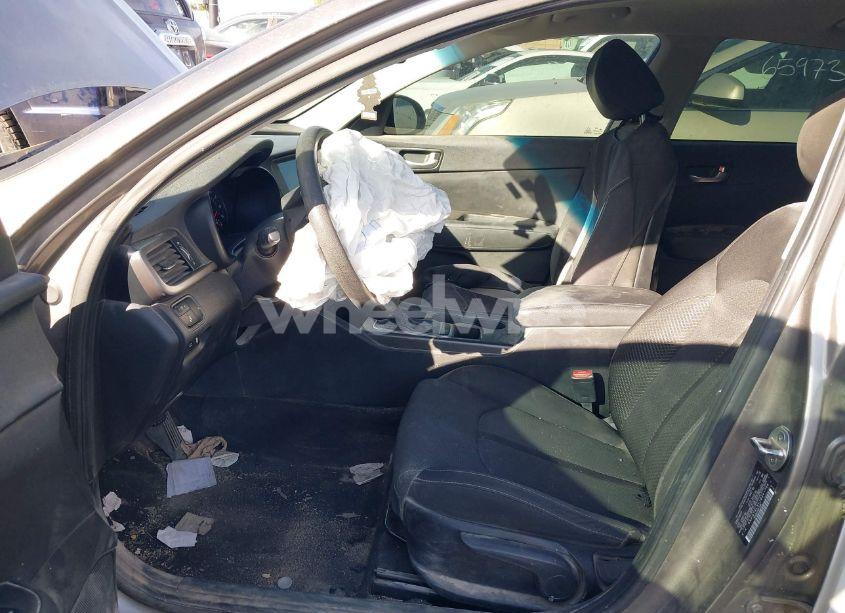 Photo 5 of 2018 Kia Optima LX (VIN 5XXGT4L31JG241794)