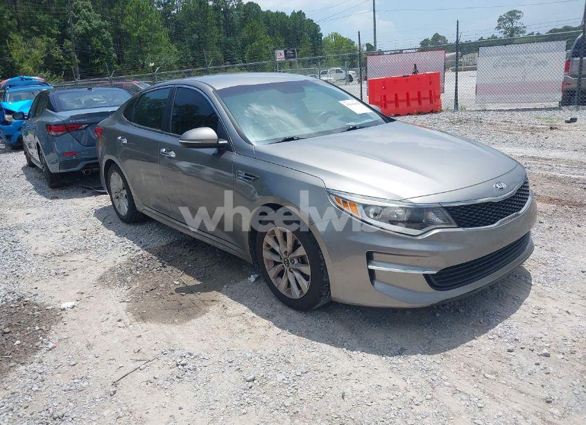 2018 Kia Optima LX (VIN 5XXGT4L31JG251211) main photo