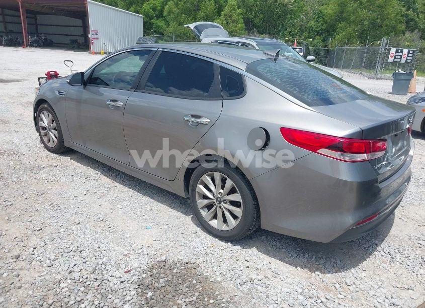 Photo 3 of 2018 Kia Optima LX (VIN 5XXGT4L31JG251211)