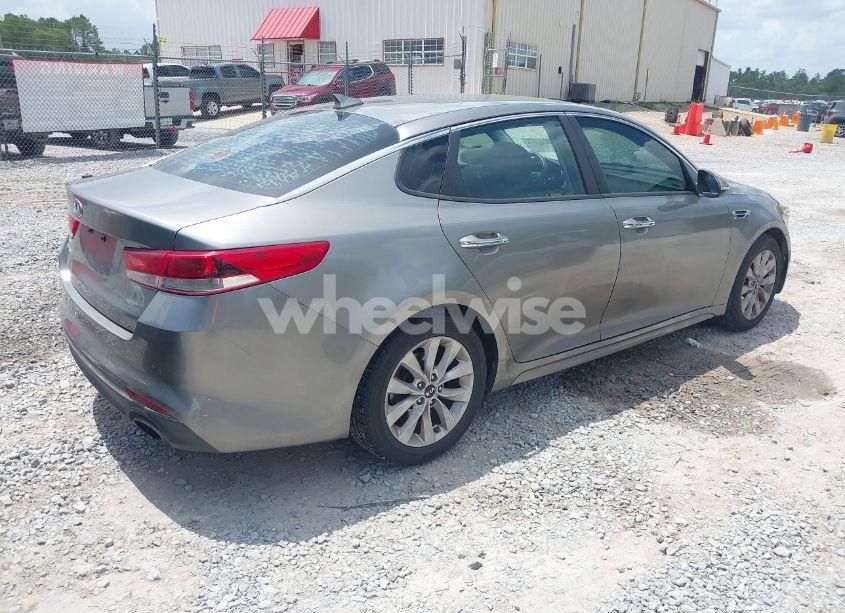 Photo 4 of 2018 Kia Optima LX (VIN 5XXGT4L31JG251211)