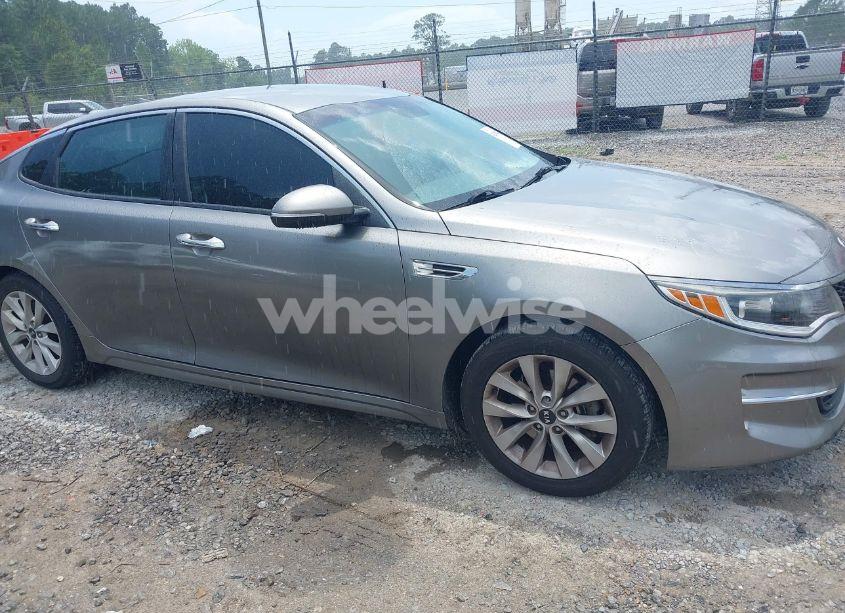 Photo 6 of 2018 Kia Optima LX (VIN 5XXGT4L31JG251211)