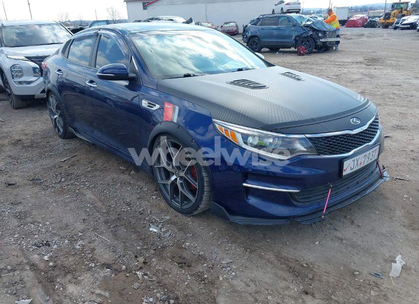 2018 Kia Optima LX (VIN 5XXGT4L31JG256778) main photo