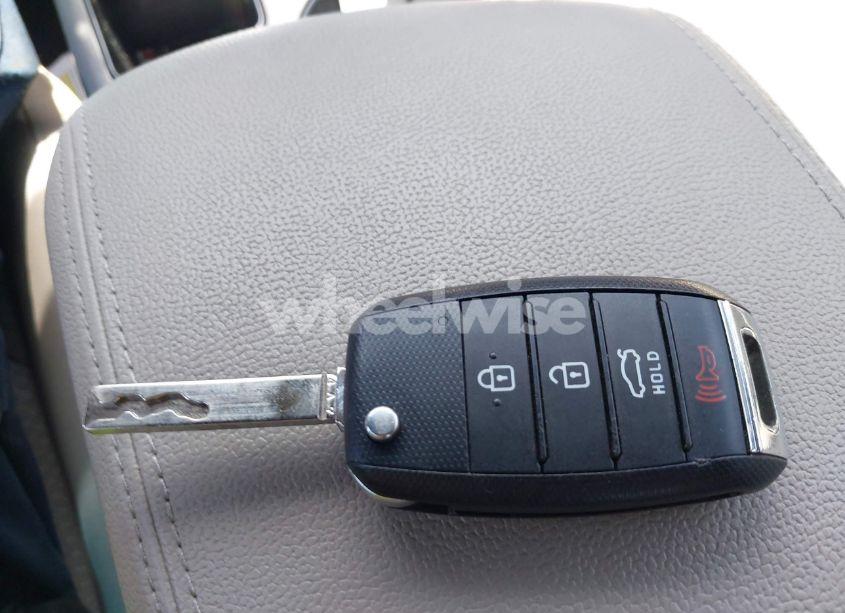 Photo 11 of 2018 Kia Optima LX (VIN 5XXGT4L31JG261091)