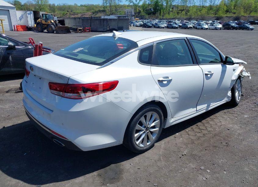 Photo 4 of 2018 Kia Optima LX (VIN 5XXGT4L31JG261091)
