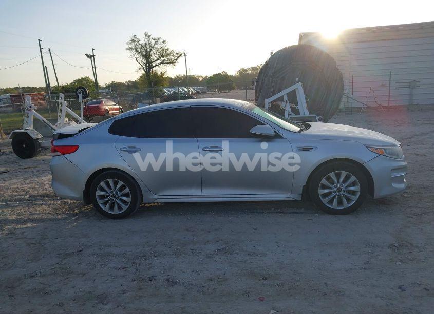 Photo 13 of 2018 Kia Optima LX (VIN 5XXGT4L31JG263763)