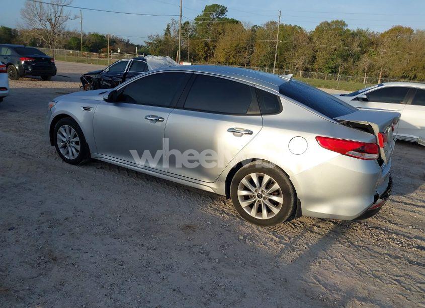 Photo 3 of 2018 Kia Optima LX (VIN 5XXGT4L31JG263763)