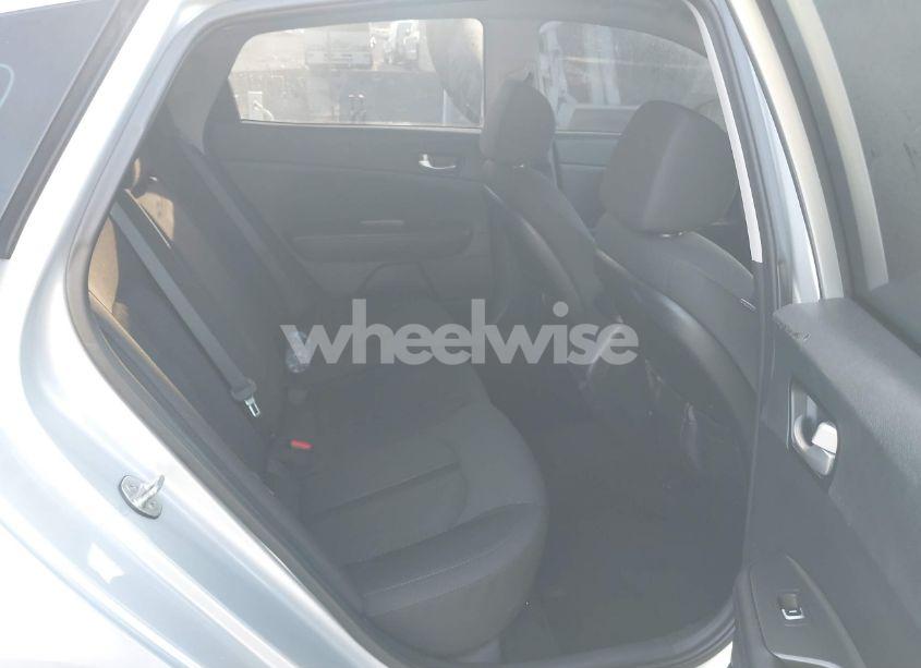 Photo 8 of 2018 Kia Optima LX (VIN 5XXGT4L31JG263763)