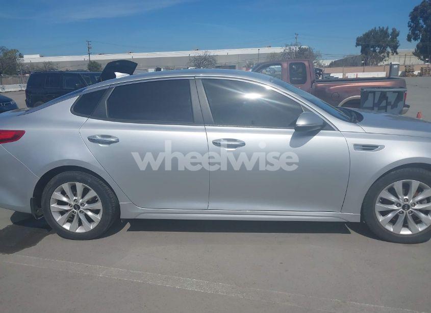 Photo 13 of 2018 Kia Optima LX (VIN 5XXGT4L31JG267716)