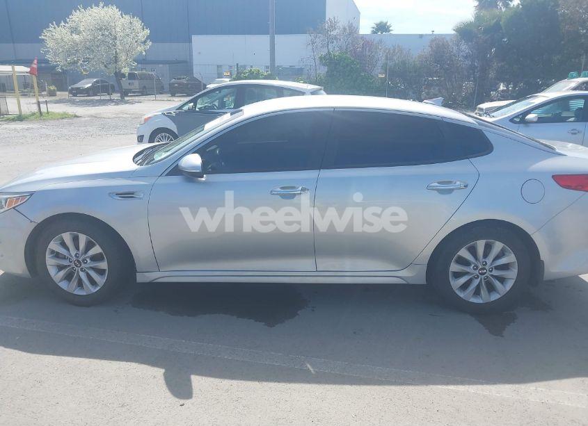 Photo 14 of 2018 Kia Optima LX (VIN 5XXGT4L31JG267716)