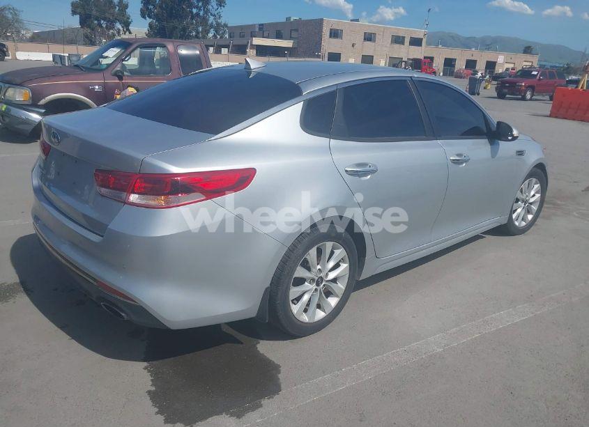 Photo 4 of 2018 Kia Optima LX (VIN 5XXGT4L31JG267716)