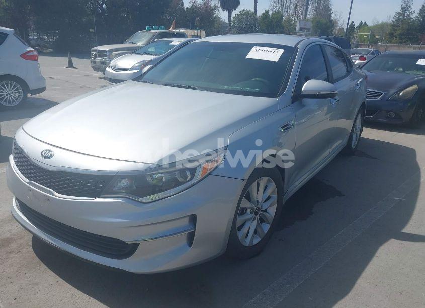 Photo 6 of 2018 Kia Optima LX (VIN 5XXGT4L31JG267716)