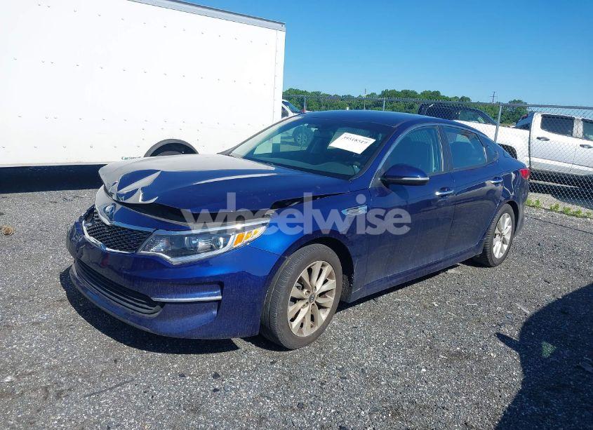 Photo 2 of 2018 Kia Optima LX (VIN 5XXGT4L31JG272821)