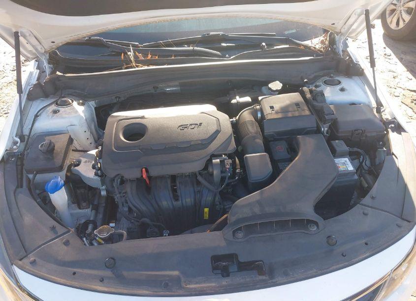 Photo 10 of 2019 Kia Optima LX (VIN 5XXGT4L31KG279284)