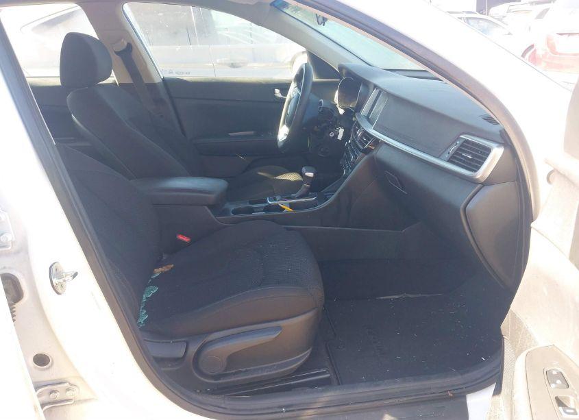 Photo 5 of 2019 Kia Optima LX (VIN 5XXGT4L31KG279284)