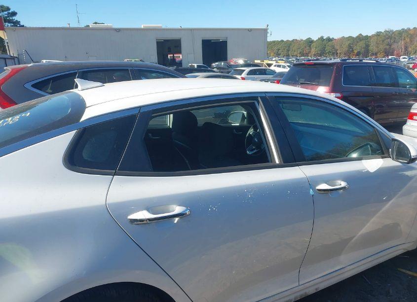 Photo 6 of 2019 Kia Optima LX (VIN 5XXGT4L31KG279284)