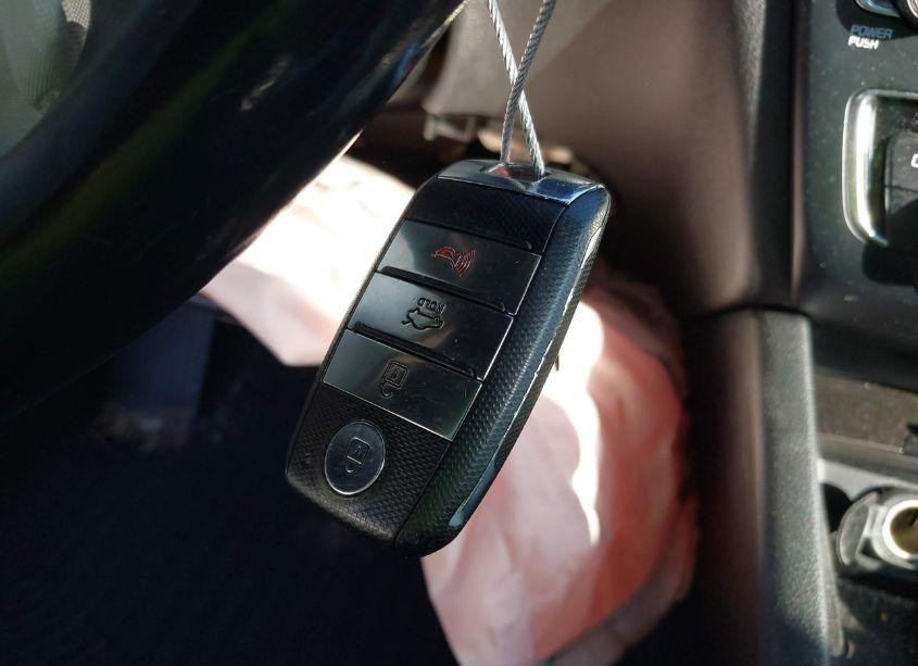 Photo 11 of 2019 Kia Optima S (VIN 5XXGT4L31KG291550)