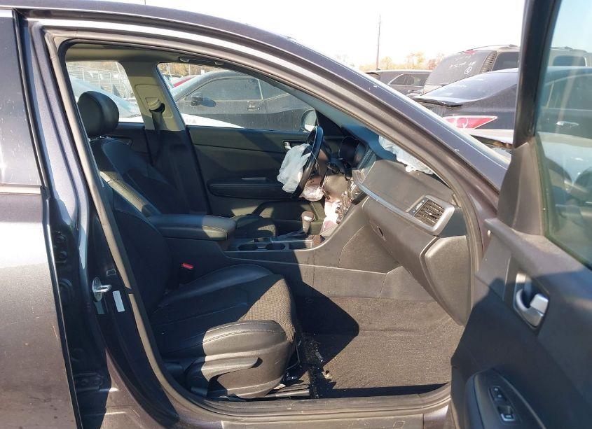 Photo 5 of 2019 Kia Optima S (VIN 5XXGT4L31KG291550)