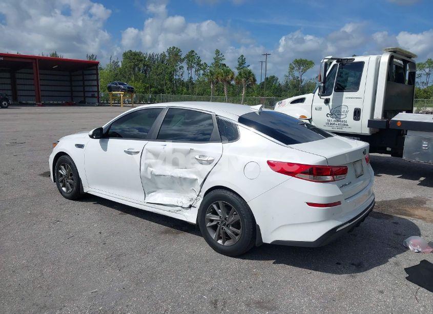Photo 3 of 2019 Kia Optima LX (VIN 5XXGT4L31KG310906)