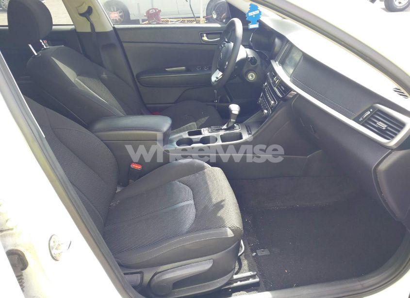 Photo 5 of 2019 Kia Optima LX (VIN 5XXGT4L31KG310906)