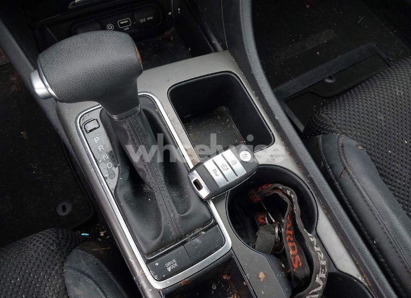 Photo 11 of 2019 Kia Optima S (VIN 5XXGT4L31KG322280)