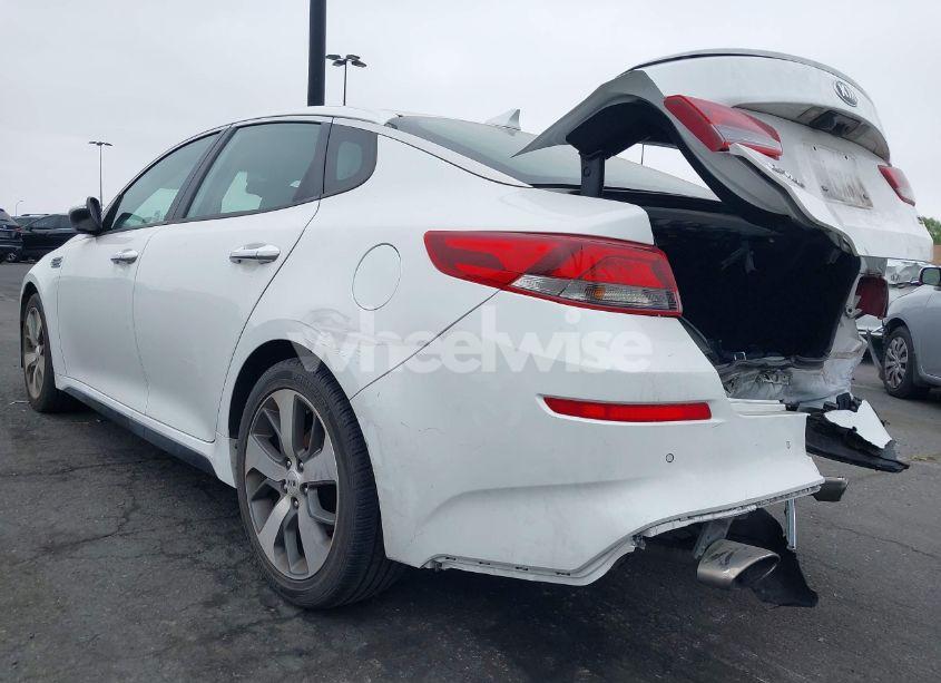 Photo 3 of 2019 Kia Optima S (VIN 5XXGT4L31KG322280)