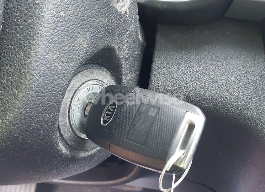 Photo 11 of 2019 Kia Optima LX (VIN 5XXGT4L31KG323493)