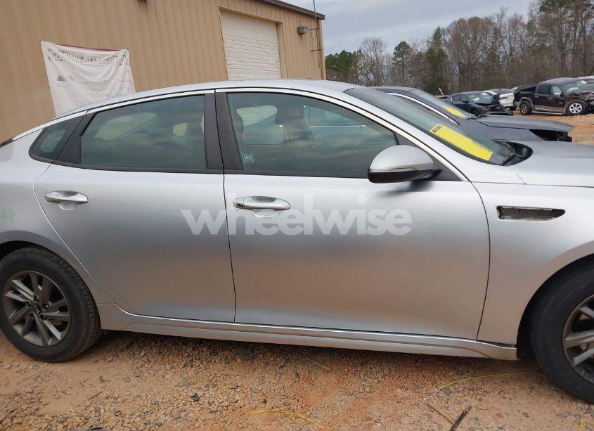 Photo 13 of 2019 Kia Optima LX (VIN 5XXGT4L31KG323493)