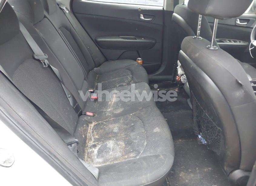 Photo 8 of 2019 Kia Optima LX (VIN 5XXGT4L31KG323493)