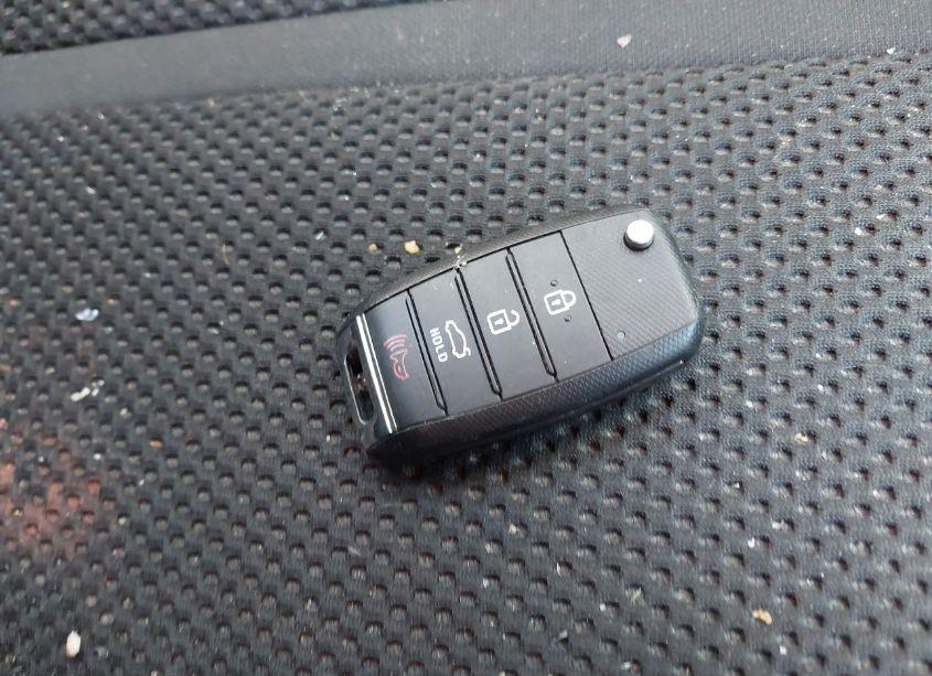 Photo 11 of 2019 Kia Optima LX (VIN 5XXGT4L31KG323932)