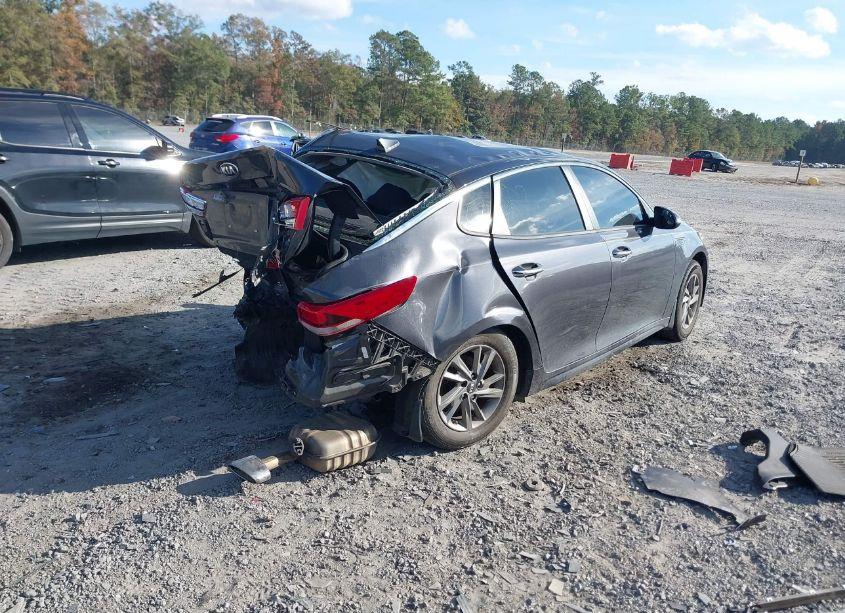 Photo 4 of 2019 Kia Optima LX (VIN 5XXGT4L31KG323932)