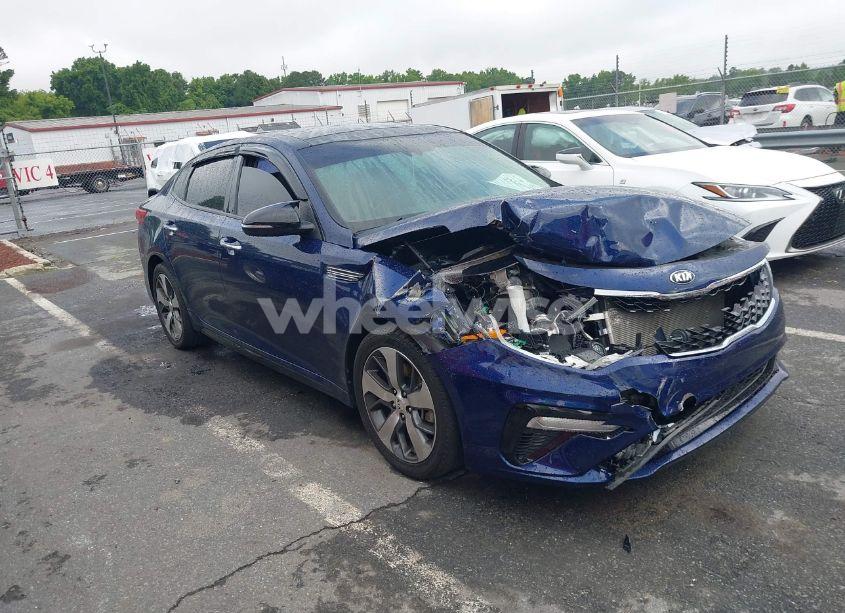 2019 Kia Optima S (VIN 5XXGT4L31KG328032) main photo