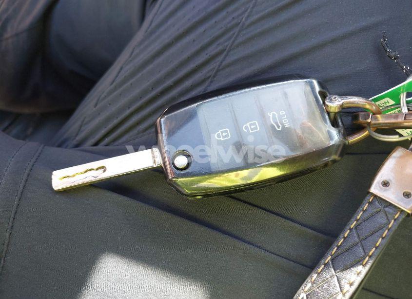 Photo 11 of 2019 Kia Optima LX/S (VIN 5XXGT4L31KG328631)