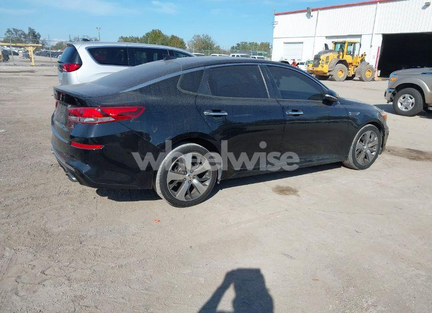 Photo 4 of 2019 Kia Optima S (VIN 5XXGT4L31KG329536)