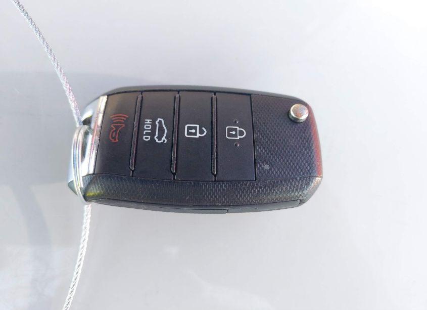 Photo 11 of 2019 Kia Optima LX (VIN 5XXGT4L31KG332968)