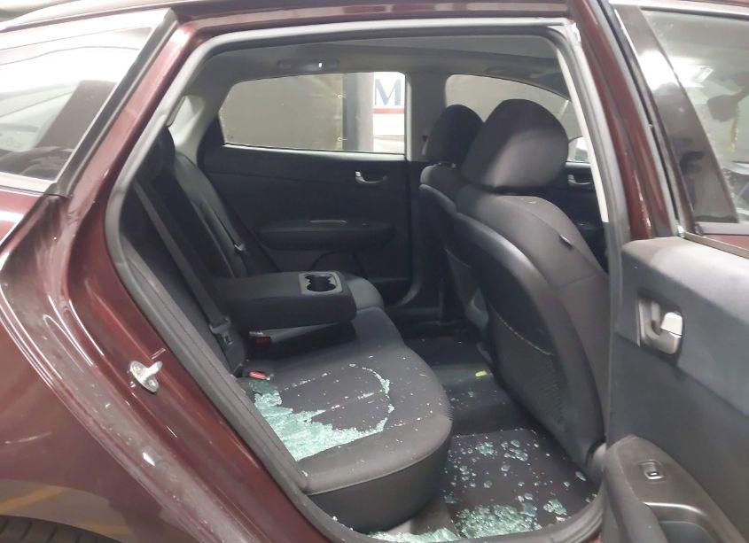 Photo 8 of 2019 Kia Optima LX (VIN 5XXGT4L31KG332968)