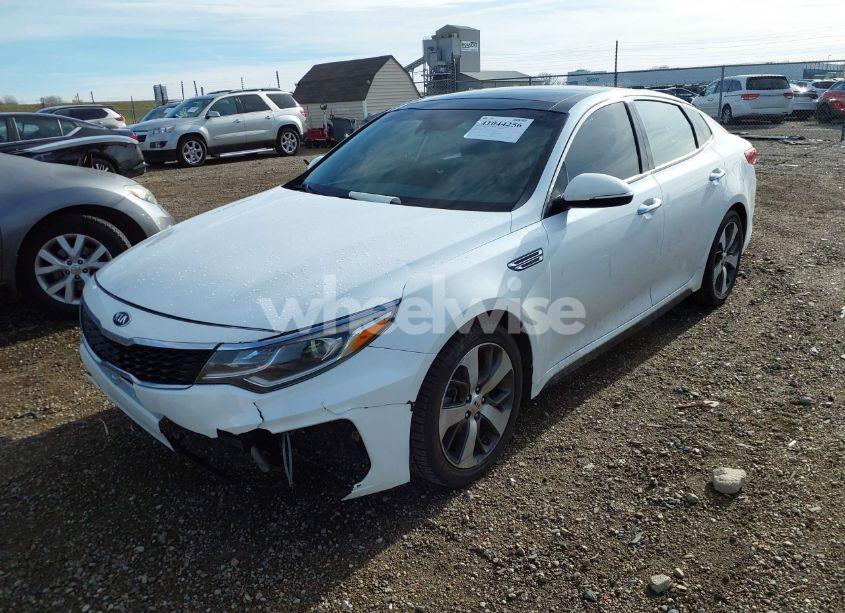 Photo 2 of 2019 Kia Optima S (VIN 5XXGT4L31KG334865)