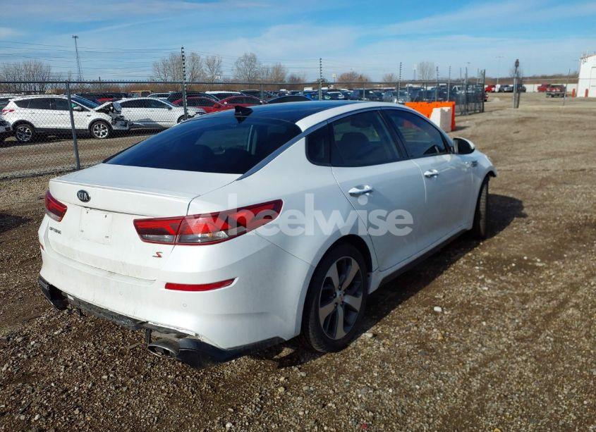 Photo 4 of 2019 Kia Optima S (VIN 5XXGT4L31KG334865)