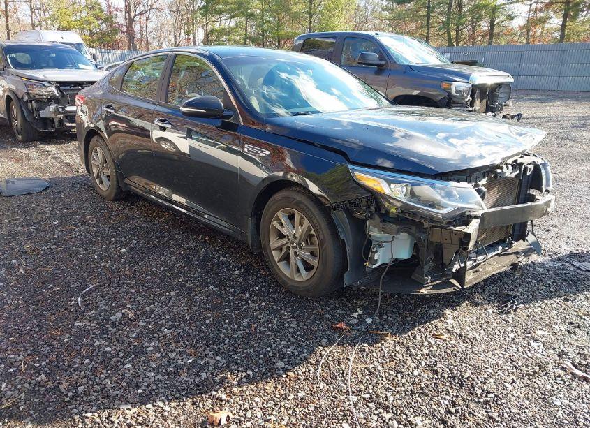 2019 Kia Optima LX (VIN 5XXGT4L31KG343405) main photo