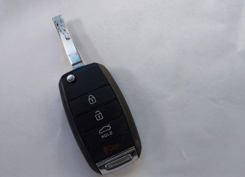 Photo 11 of 2019 Kia Optima LX (VIN 5XXGT4L31KG343405)