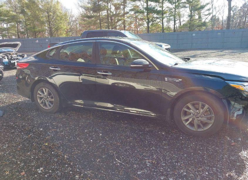 Photo 13 of 2019 Kia Optima LX (VIN 5XXGT4L31KG343405)