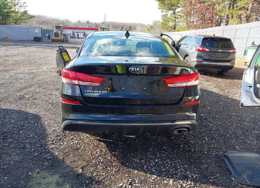 Photo 16 of 2019 Kia Optima LX (VIN 5XXGT4L31KG343405)