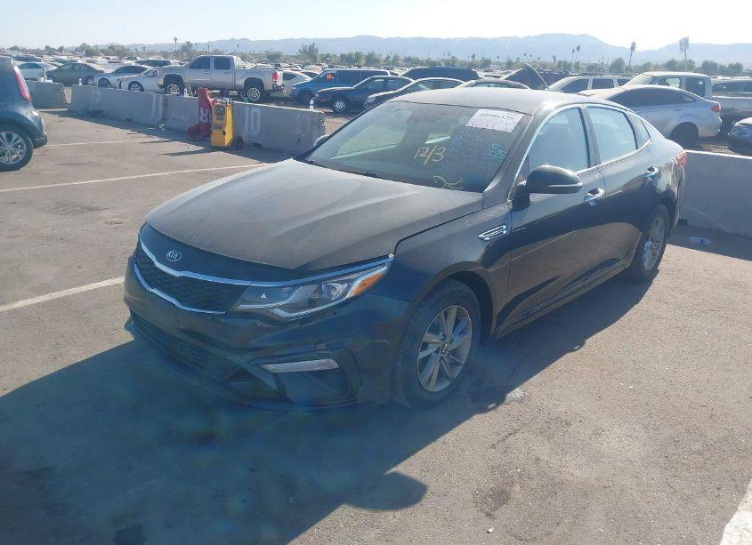 Photo 2 of 2019 Kia Optima LX (VIN 5XXGT4L31KG343906)