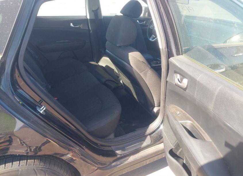 Photo 8 of 2019 Kia Optima LX (VIN 5XXGT4L31KG343906)