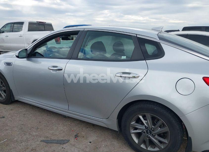 Photo 14 of 2019 Kia Optima LX (VIN 5XXGT4L31KG350256)